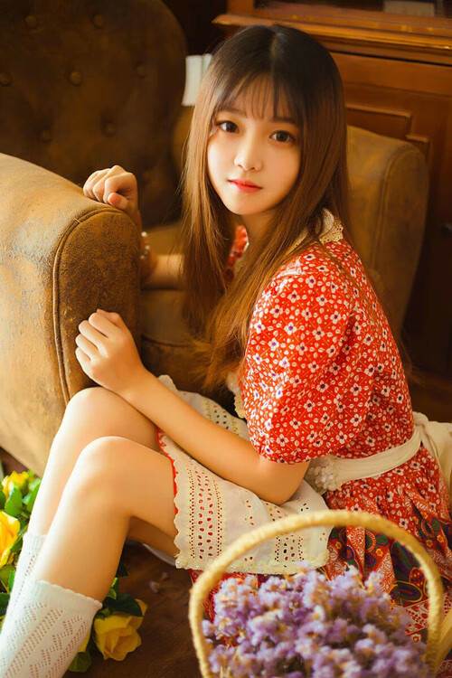 篮网赛前组织高强度热身提升实战效率，篮网公开训练合照