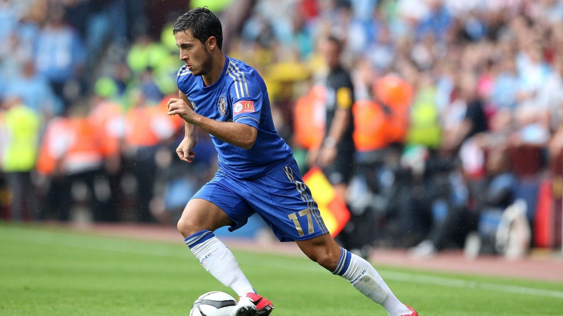 法甲“榜首之战”：巴黎圣日耳曼迎战里尔，争夺领头羊位置